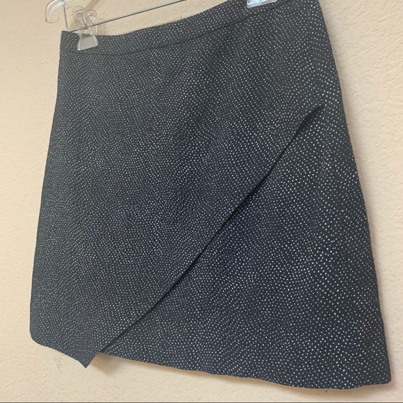 ✅ H & M Black White Speckle Assymetrical Flap Skirt - Picture 3 of 12